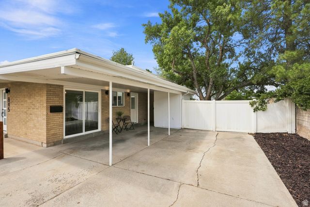 845 E LARKSPUR DR, Sandy, UT 84094