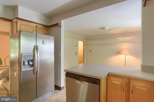 36 BROWNSTONE DR, Hershey, PA 17033