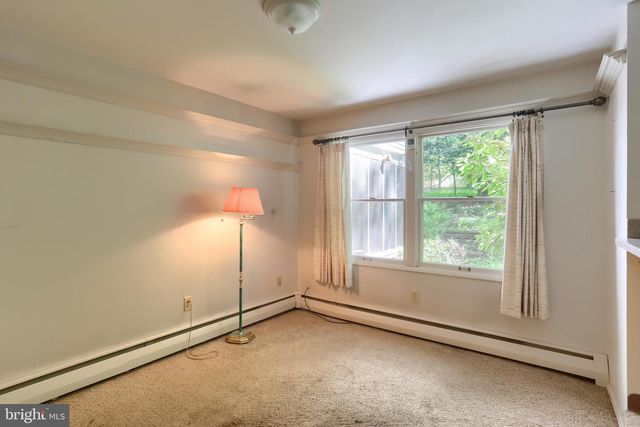 36 BROWNSTONE DR, Hershey, PA 17033