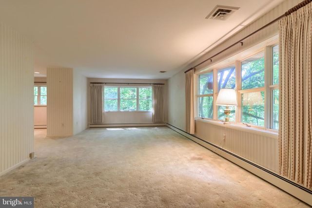 36 BROWNSTONE DR, Hershey, PA 17033