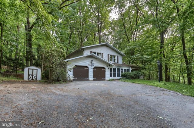 36 BROWNSTONE DR, Hershey, PA 17033