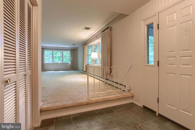 36 BROWNSTONE DR, Hershey, PA 17033