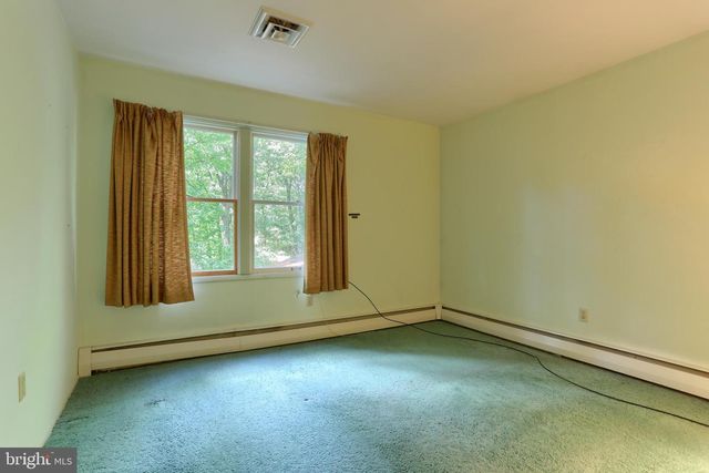 36 BROWNSTONE DR, Hershey, PA 17033