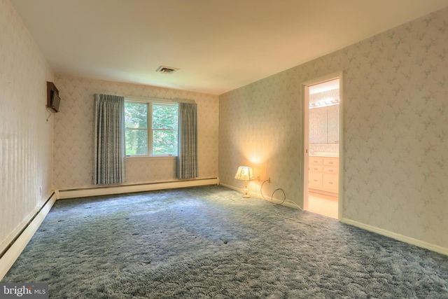 36 BROWNSTONE DR, Hershey, PA 17033