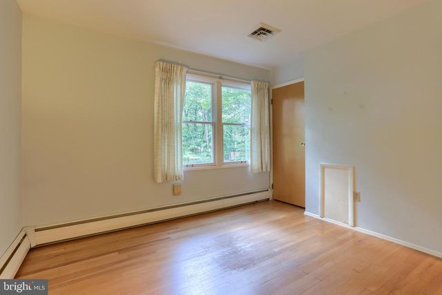 36 BROWNSTONE DR, Hershey, PA 17033