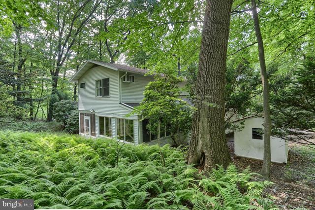 36 BROWNSTONE DR, Hershey, PA 17033
