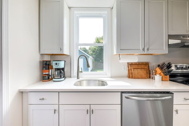 17 Temple St, Palmer, MA 01069