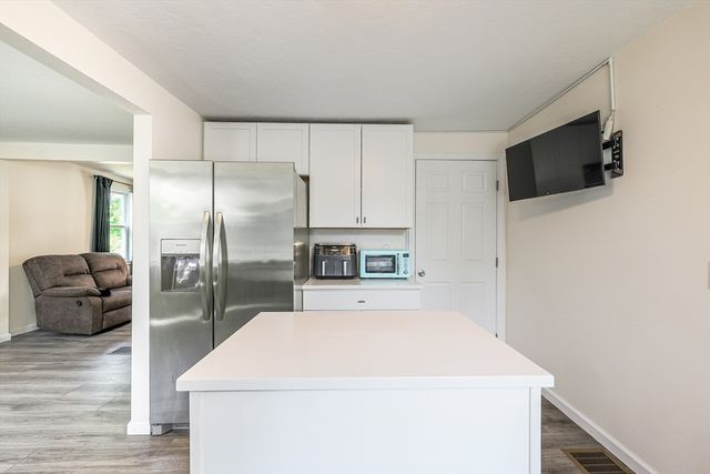 17 Temple St, Palmer, MA 01069