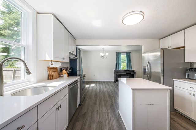 17 Temple St, Palmer, MA 01069