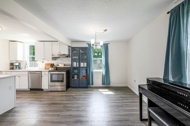 17 Temple St, Palmer, MA 01069