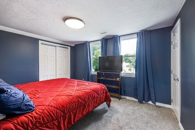 17 Temple St, Palmer, MA 01069