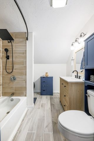 17 Temple St, Palmer, MA 01069