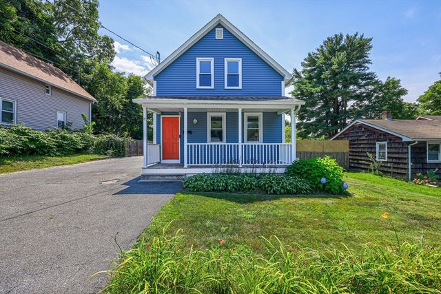 17 Temple St, Palmer, MA 01069