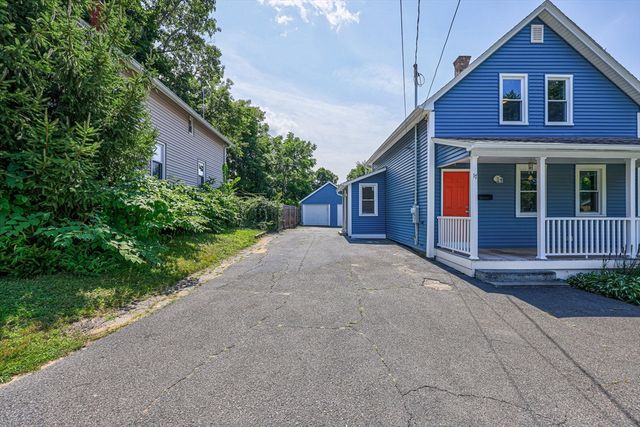 17 Temple St, Palmer, MA 01069