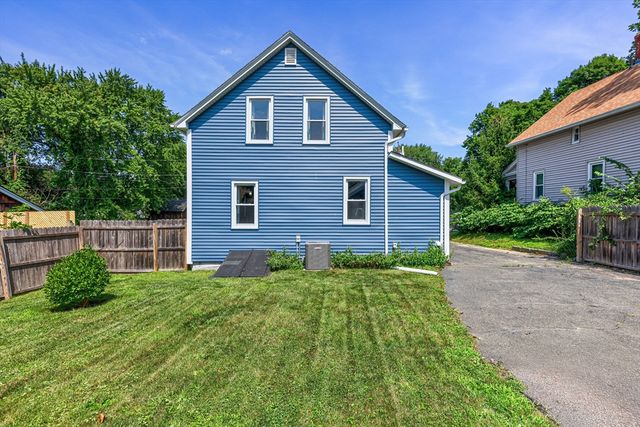 17 Temple St, Palmer, MA 01069