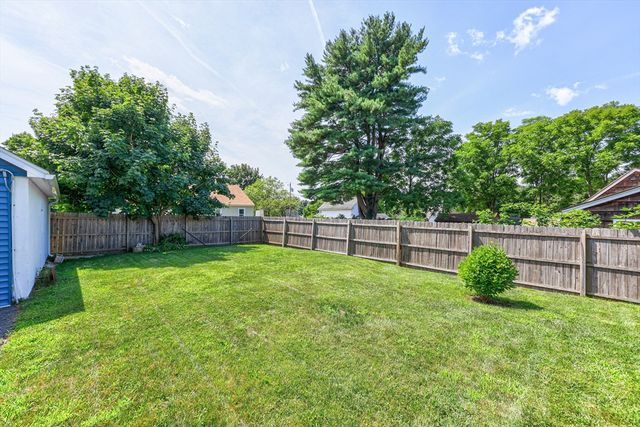 17 Temple St, Palmer, MA 01069