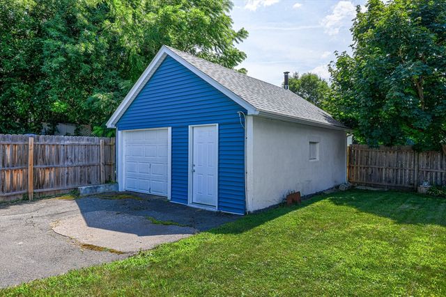 17 Temple St, Palmer, MA 01069