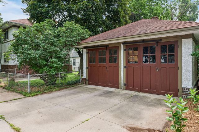 629 Lexington Parkway N, Saint Paul, MN 55104