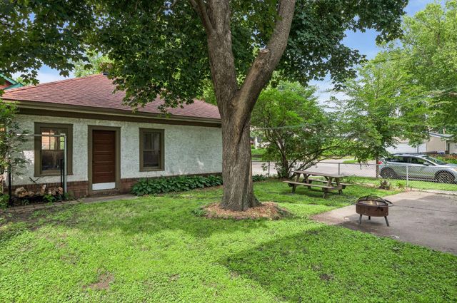 629 Lexington Parkway N, Saint Paul, MN 55104