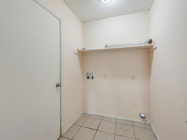 632 Timberline Drive, Hurst, TX 76053
