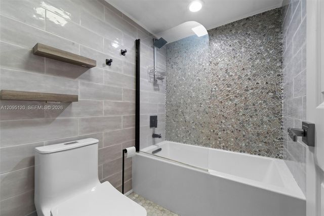 23200 Camino Del Mar 305, Boca Raton, FL 33433