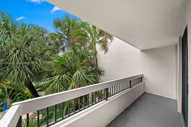 23200 Camino Del Mar 305, Boca Raton, FL 33433