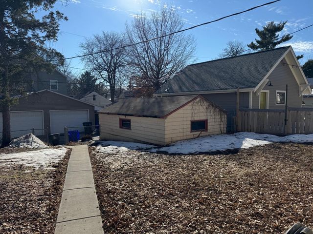 1438 Stanford Avenue, Saint Paul, MN 55105