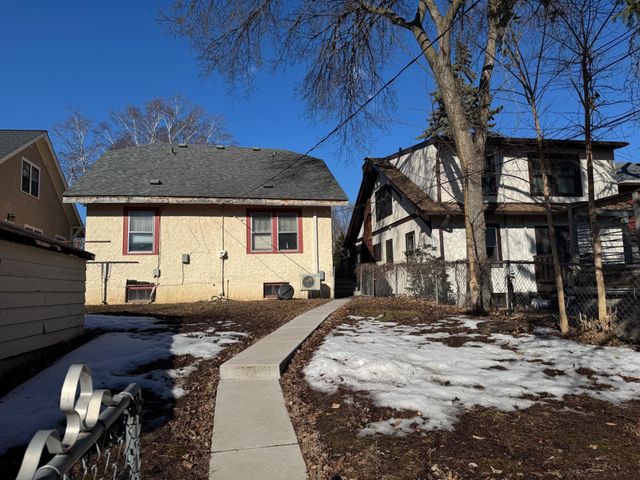 1438 Stanford Avenue, Saint Paul, MN 55105