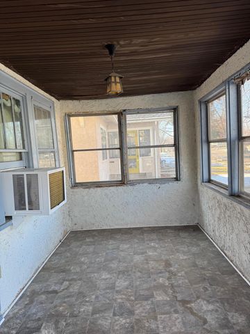 1438 Stanford Avenue, Saint Paul, MN 55105