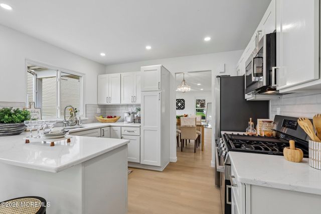 73 Red Hill Road, Manchester, NJ 08759