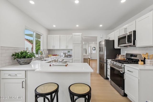 73 Red Hill Road, Manchester, NJ 08759