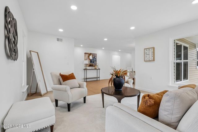 73 Red Hill Road, Manchester, NJ 08759