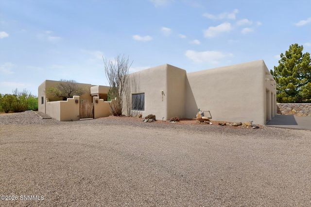 5875 N Jornada Road, Las Cruces, NM 88012