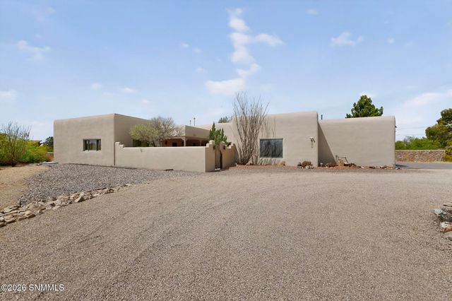 5875 N Jornada Road, Las Cruces, NM 88012
