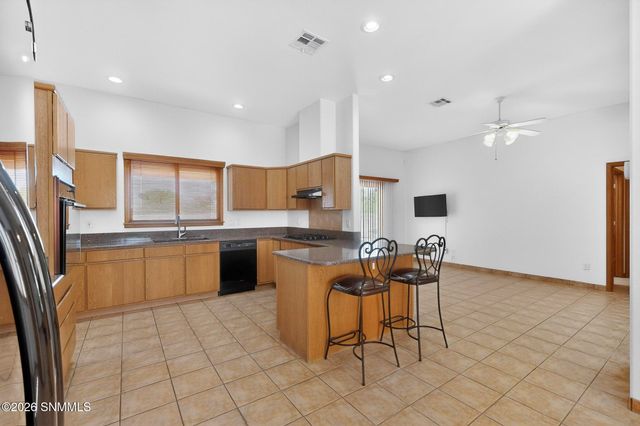 5875 N Jornada Road, Las Cruces, NM 88012