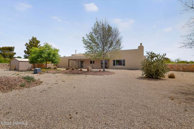 5875 N Jornada Road, Las Cruces, NM 88012