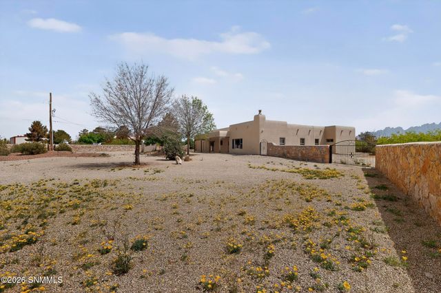 5875 N Jornada Road, Las Cruces, NM 88012