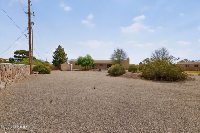5875 N Jornada Road, Las Cruces, NM 88012