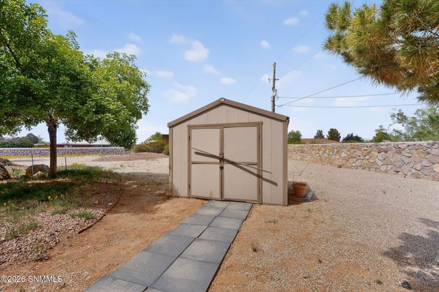 5875 N Jornada Road, Las Cruces, NM 88012
