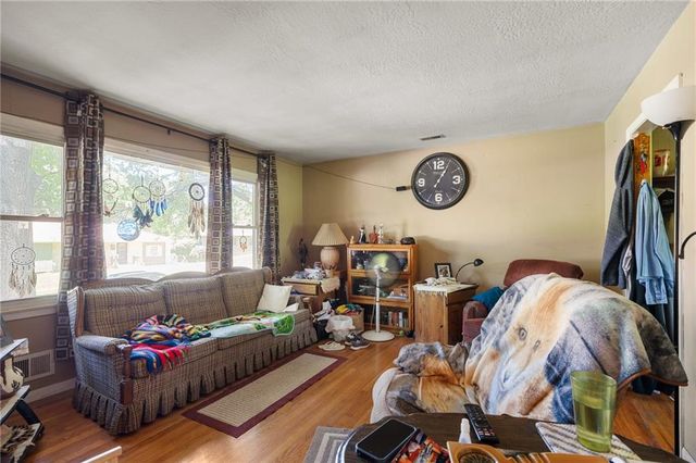 1729 N McCoy Street, Independence, MO 64050