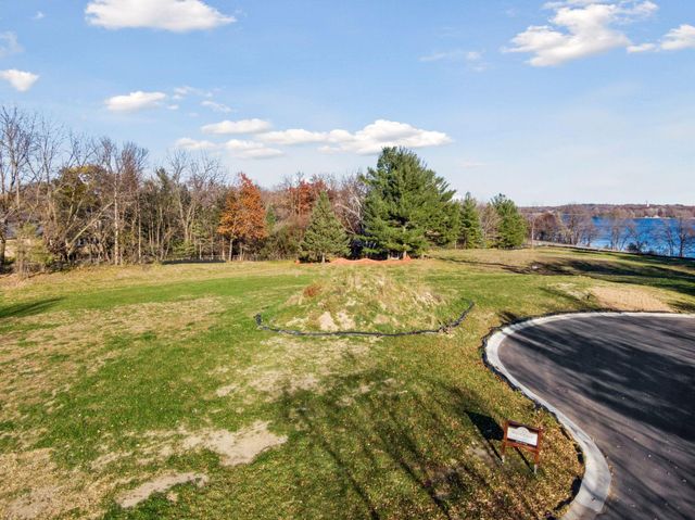 3961 White Oak Lane, Chanhassen, MN 55331