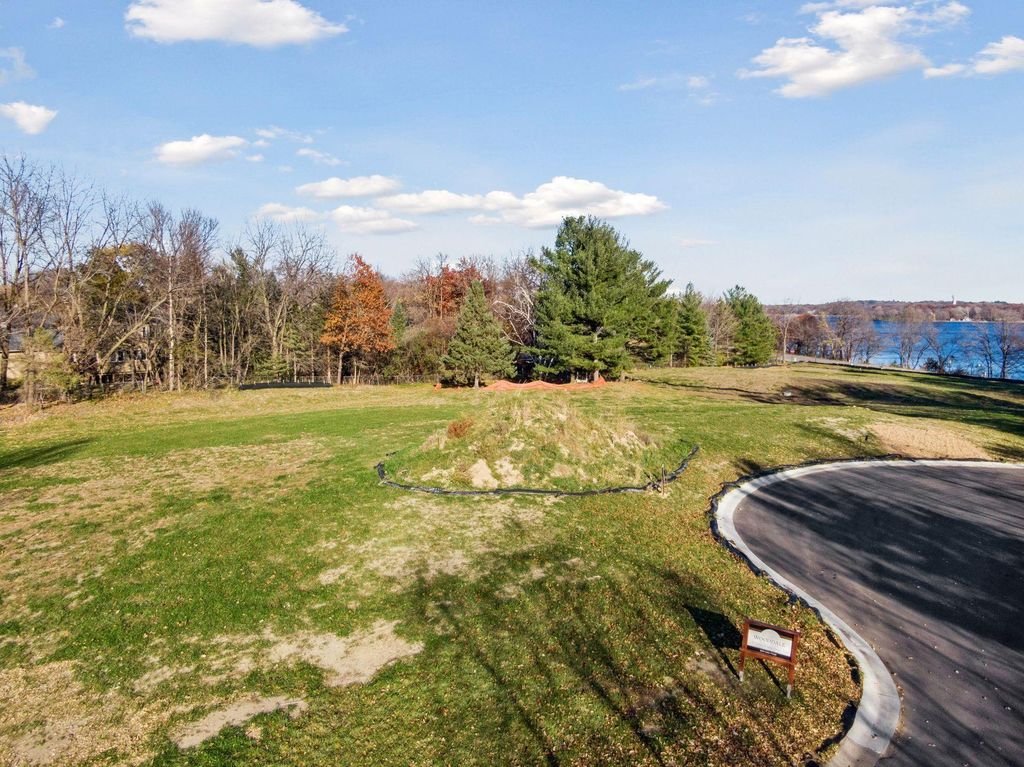 3961x White Oak Lane, Chanhassen, MN 55331 — photo 2
