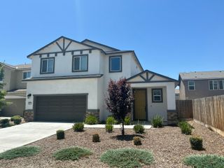 2227 S Crumal Street, Visalia, CA 93292