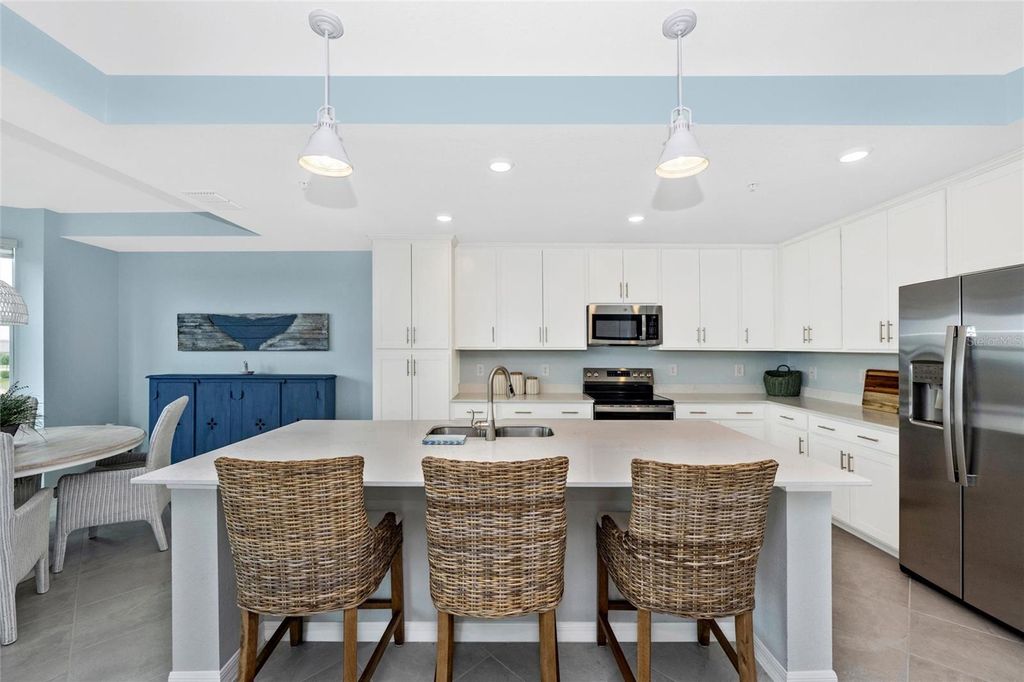 Image 5 of property listing at 17655 OPAL SAND DRIVE 203, Venice, FL 34293