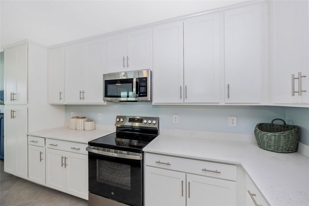 Image 7 of property listing at 17655 OPAL SAND DRIVE 203, Venice, FL 34293