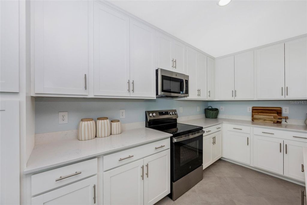Image 8 of property listing at 17655 OPAL SAND DRIVE 203, Venice, FL 34293