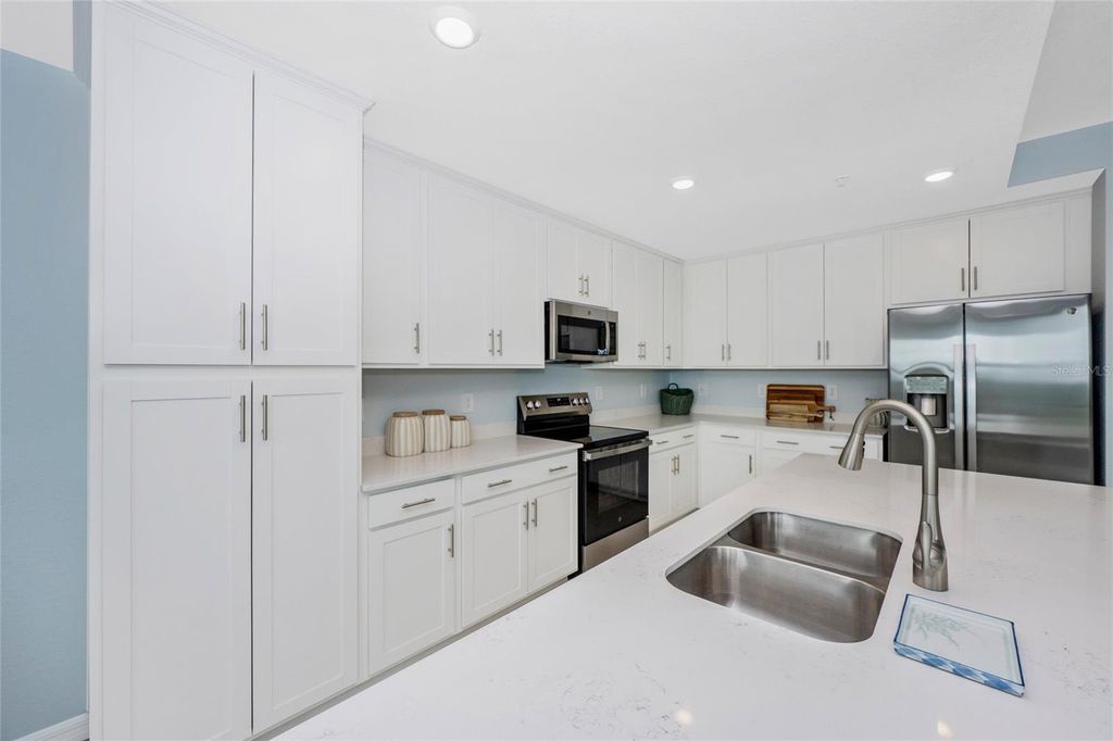 Image 10 of property listing at 17655 OPAL SAND DRIVE 203, Venice, FL 34293