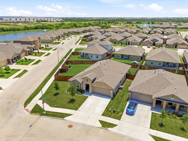 601 Emmons Creek Street, Justin, TX 76247