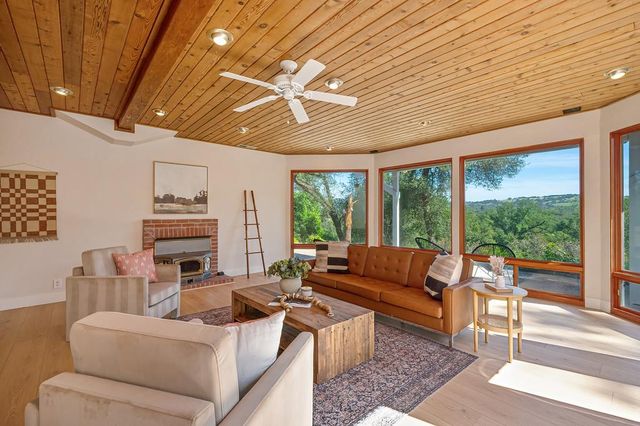 2495 Meadow Creek Rd, Lincoln, CA 95648