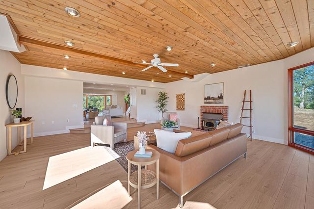 2495 Meadow Creek Rd, Lincoln, CA 95648